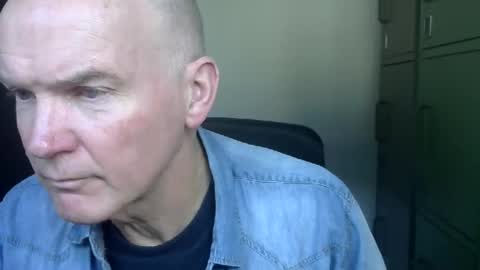 Robbie online show from 01-18-26, 12:42