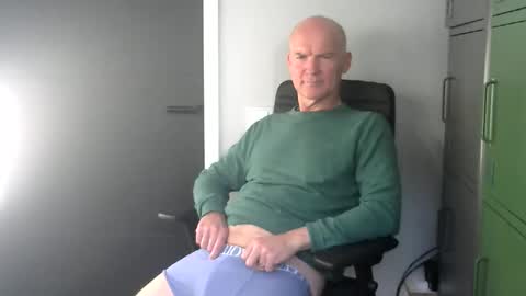 Snapshot of kapitein_rob chatting on 04-08-26, 04:51 Robbie online show from 04-08-26, 04:51