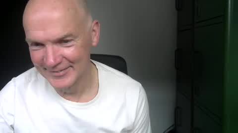 Snapshot of kapitein_rob chatting on 04-09-26, 02:44 Robbie online show from 04-09-26, 02:44