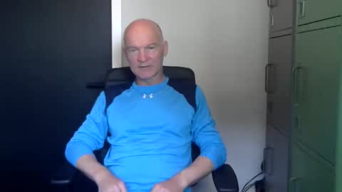 Snapshot of kapitein_rob chatting on 05-10-26, 05:23 Robbie online show from 05-10-26, 05:23