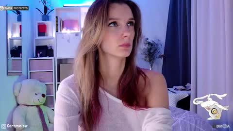 Snapshot of karamelsw chatting on 11-25-25, 12:10 Julia online show from 11-25-25, 12:10