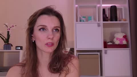 Julia online show from 03-27-26, 07:35