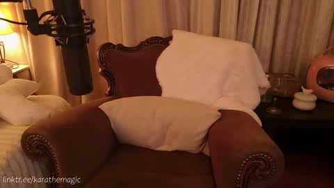 I am here around 5am GMT karathemagic online show from 11-28-25, 05:48