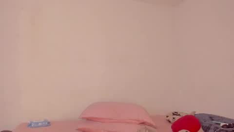 Snapshot of karely_laurent chatting on 05-31-26, 01:58 karely_laurent online show from 05-31-26, 01:58