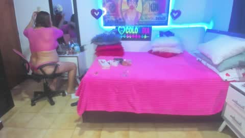 Karen online show from 01-05-25, 01:24