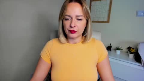 Snapshot of karenenergy chatting on 12-04-25, 06:34 Karenenergy online show from 12-04-25, 06:34