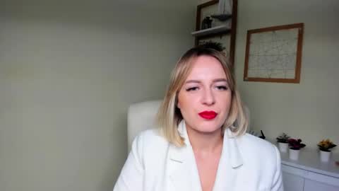 Snapshot of karenenergy chatting on 12-15-25, 06:39 Karenenergy online show from 12-15-25, 06:39