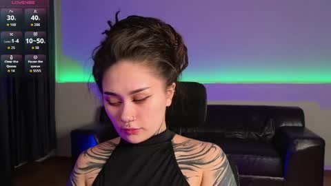 Snapshot of karenhotflirt chatting on 06-11-26, 02:15 karenhotflirt online show from 06-11-26, 02:15