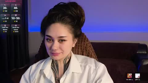 Snapshot of karenhotflirt chatting on 06-12-26, 03:00 karenhotflirt online show from 06-12-26, 03:00