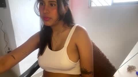 Snapshot of kariina_candy chatting on 06-05-26, 07:41 kariina candy and fox online show from 06-05-26, 07:41