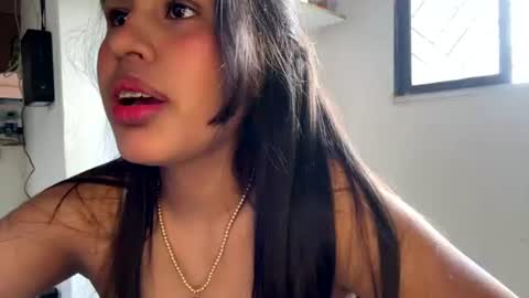 Snapshot of kariina_candy chatting on 06-17-26, 04:41 kariina candy and fox online show from 06-17-26, 04:41