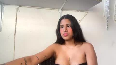 Snapshot of kariina_candy chatting on 07-15-26, 12:21 kariina candy and fox online show from 07-15-26, 12:21