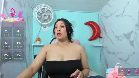 Snapshot of karime_sexygirl chatting on 11-11-25, 10:59 Karime online show from 11-11-25, 10:59