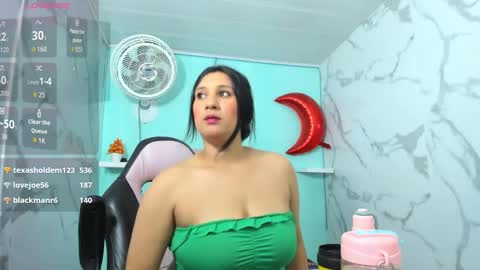 Snapshot of karime_sexygirl chatting on 12-01-25, 11:26 Karime online show from 12-01-25, 11:26