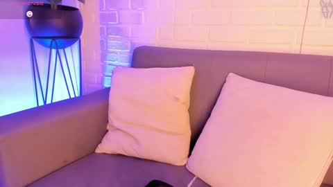 Snapshot of karina_gomez_18 chatting on 01-24-25, 11:59 Kari online show from 01-24-25, 11:59