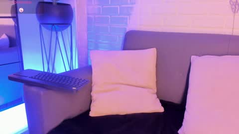 Snapshot of karina_gomez_18 chatting on 01-30-25, 04:48 Kari online show from 01-30-25, 04:48