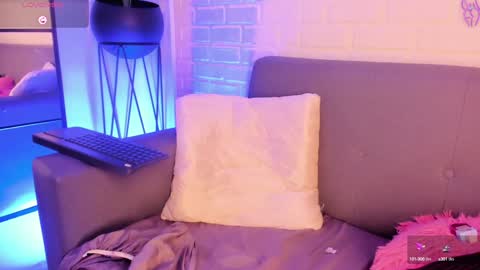 Snapshot of karina_gomez_18 chatting on 02-05-25, 07:07 Kari online show from 02-05-25, 07:07