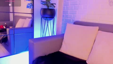 Snapshot of karina_gomez_18 chatting on 02-10-25, 09:04 Kari online show from 02-10-25, 09:04
