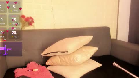 Snapshot of karina_gomez_18 chatting on 10-15-25, 11:21 Kari online show from 10-15-25, 11:21
