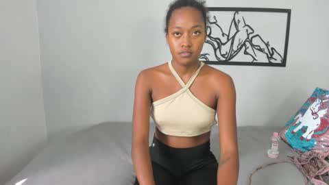 Snapshot of karina_lopez7 chatting on 10-06-25, 02:03 karina_lopez7 online show from 10-06-25, 02:03