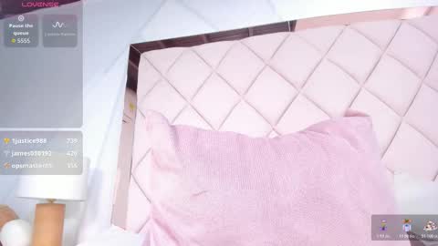 Snapshot of karina_mason chatting on 11-10-25, 01:59 Karina online show from 11-10-25, 01:59