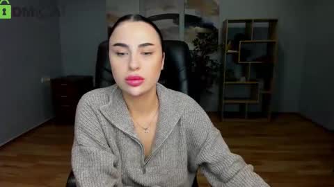 Karina Nolan online show from 11-19-25, 06:46