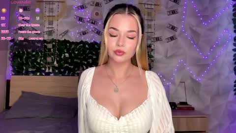Snapshot of karina_vibe chatting on 05-08-26, 11:04 Karina online show from 05-08-26, 11:04