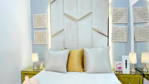 karinaacox online show from 04-24-26, 12:51