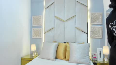 karinaacox online show from 04-25-26, 12:30