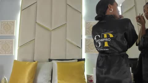 karinaacox online show from 05-06-26, 01:05