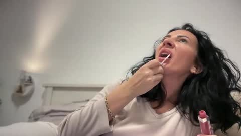 Snapshot of karinablair chatting on 01-02-25, 06:34 Karina online show from 01-02-25, 06:34