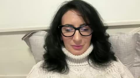 Snapshot of karinablair chatting on 03-02-25, 08:18 Karina online show from 03-02-25, 08:18