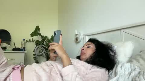 Snapshot of karinablair chatting on 10-11-25, 09:41 Karina online show from 10-11-25, 09:41