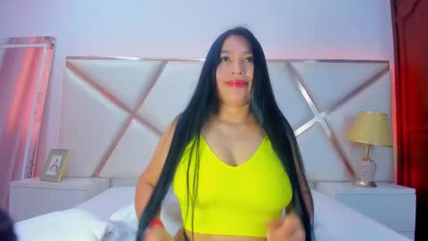 Snapshot of karinagomezxxx chatting on 09-17-25, 02:19 Karina Gomez online show from 09-17-25, 02:19