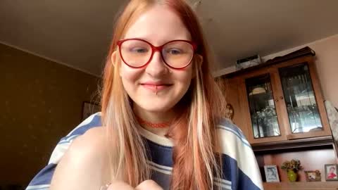 Snapshot of karinamuccia chatting on 02-15-26, 07:51 Karina online show from 02-15-26, 07:51