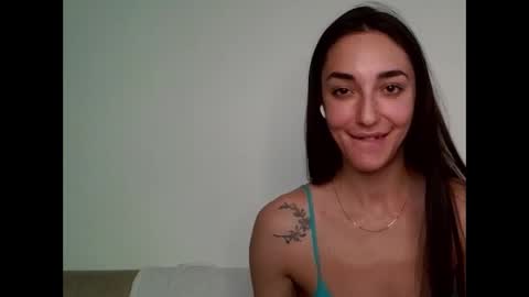 Snapshot of karinavandis chatting on 12-20-25, 10:50 karina online show from 12-20-25, 10:50
