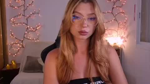Snapshot of karinchik_ chatting on 07-31-26, 07:35 Karina online show from 07-31-26, 07:35