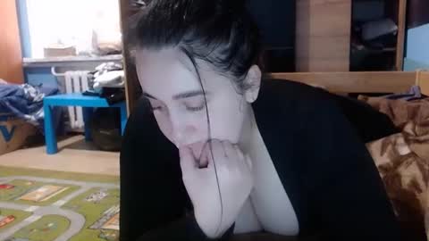 Snapshot of karinkabrunetka2 chatting on 10-28-25, 12:19 karinkabrunetka2 online show from 10-28-25, 12:19