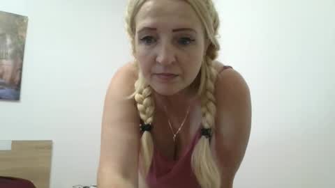 Karisha hot online show from 10-24-25, 08:33