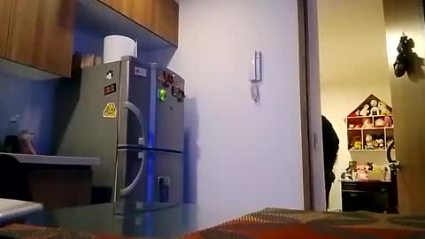 Karla Gonzaless online show from 11-17-25, 09:37