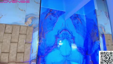 Snapshot of karla_latin_ chatting on 05-15-26, 02:02 Karla online show from 05-15-26, 02:02