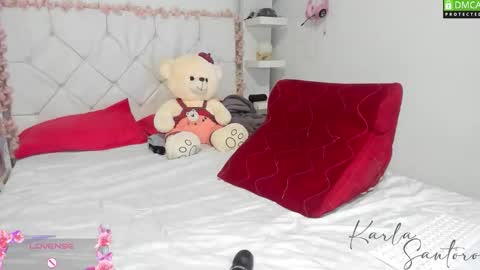 Karla Santoro online show from 12-16-25, 01:21