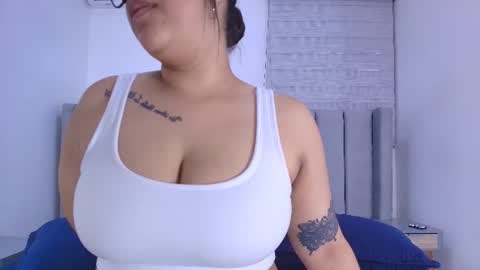 karolina  online show from 06-18-26, 12:09