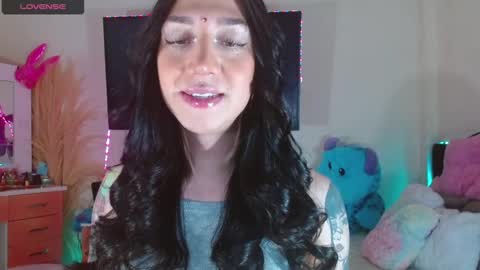 Snapshot of karla_zambrano chatting on 12-23-24, 11:39 karla online show from 12-23-24, 11:39