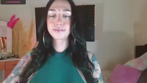 Snapshot of karla_zambrano chatting on 01-24-25, 12:20 karla online show from 01-24-25, 12:20