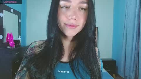 Snapshot of karla_zambrano chatting on 11-20-25, 06:13 karla online show from 11-20-25, 06:13