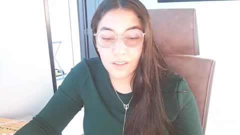 Snapshot of karlie_kloy chatting on 09-23-25, 03:48 kloy online show from 09-23-25, 03:48