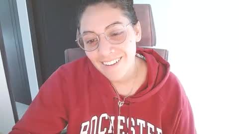 Snapshot of karlie_kloy chatting on 09-24-25, 05:05 kloy online show from 09-24-25, 05:05