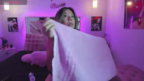 Karly Moonns online show from 11-14-25, 08:51