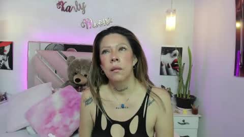 Snapshot of karly_moonn chatting on 06-05-26, 10:10 Karly Moonns online show from 06-05-26, 10:10